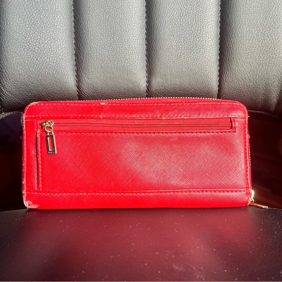 Guess Authentic Red Leather Handbag - Picture 2 of 3